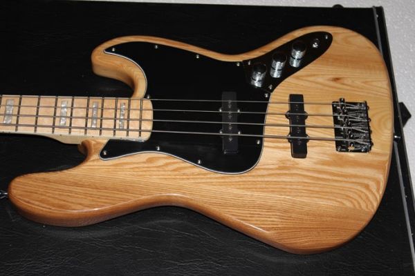 Baixo 4cordas Fender Jazz Bass Chines com case